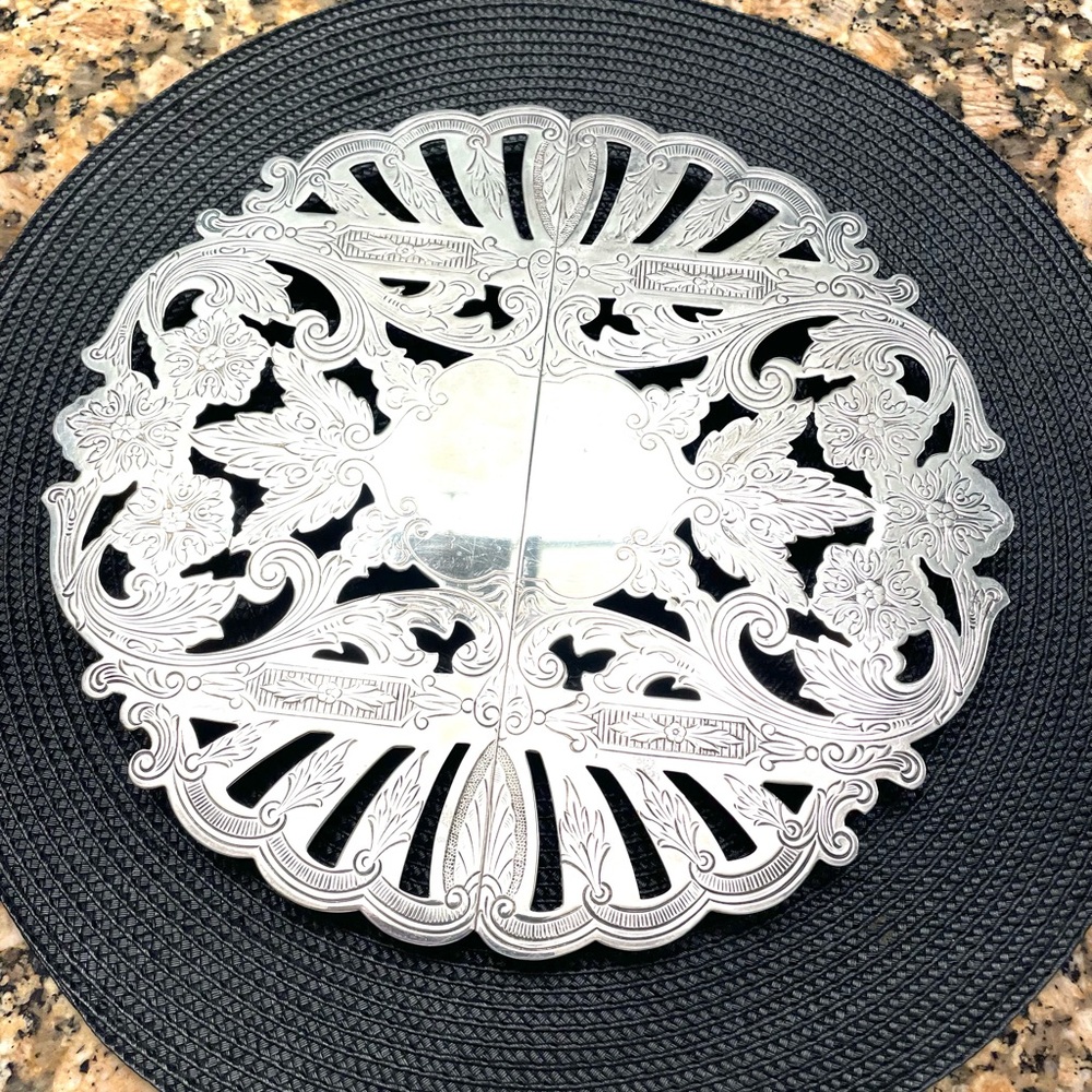 Vintage Wallace Silver plate expandable-10” -15” hot plate/ trivet